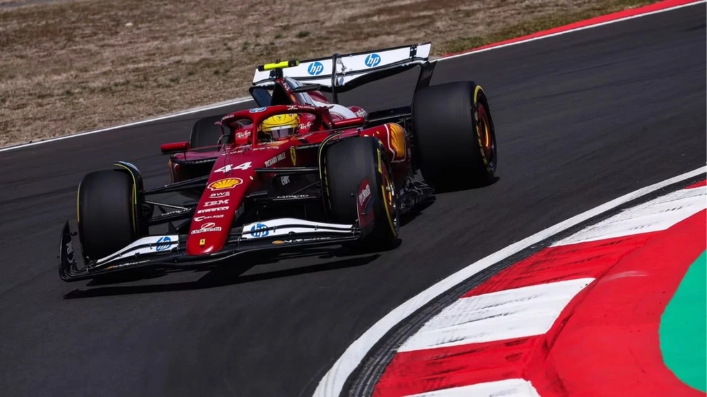 Lewis Hamilton holt in China die erste Pole Position für Ferrari